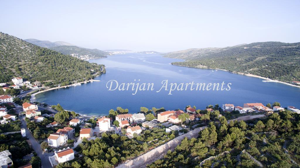 Darijan Apartments Marina Esterno foto